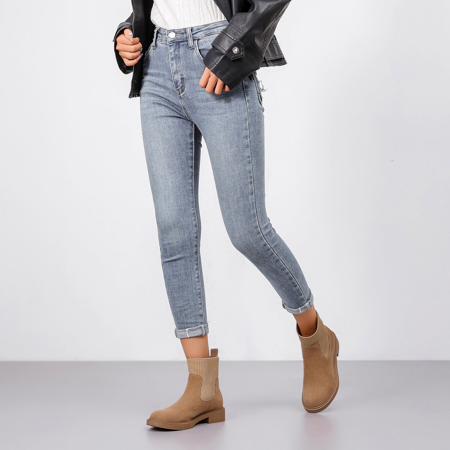 Women's Chelsea Boots Low Heel Slip on Lug Sole Platform Booties Fashion Chunky Elastic Ankle Booties